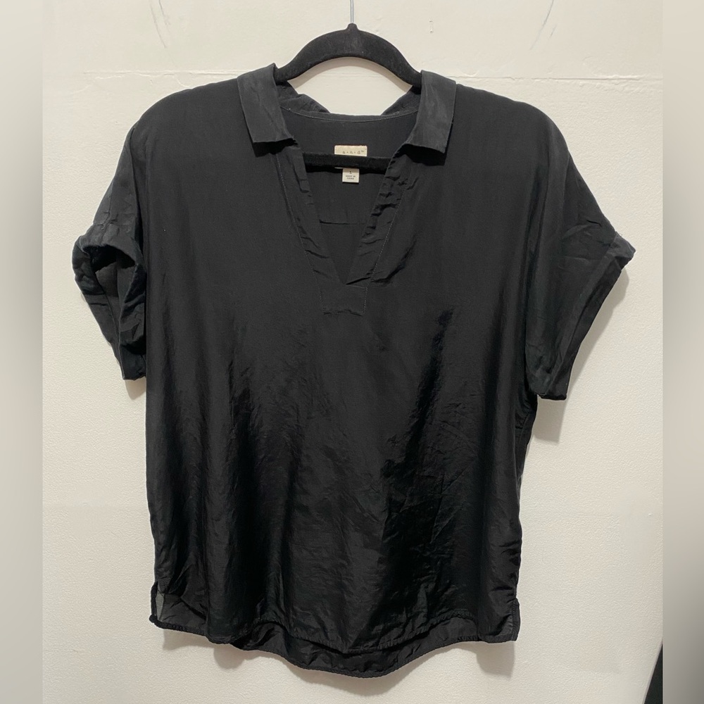 Size L a new day Shear Black Short Sleeve Lightweight Collared Shirt